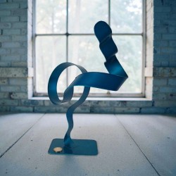 sculpture abstraite métal bleu turquoise