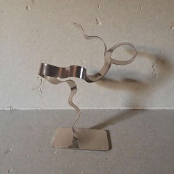 sculpture métal ruban torsadé chrome