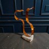sculpture orange metal  et pierre