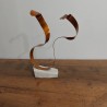 sculpture orange metal  et pierre