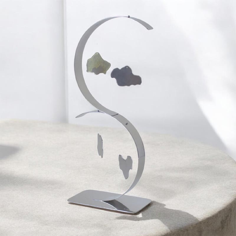 Sculpture abstraite en métal fait main gris chrome