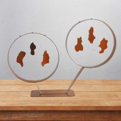 Objet décoratif fait main en métal orange