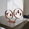 Objet décoratif fait main en métal orange