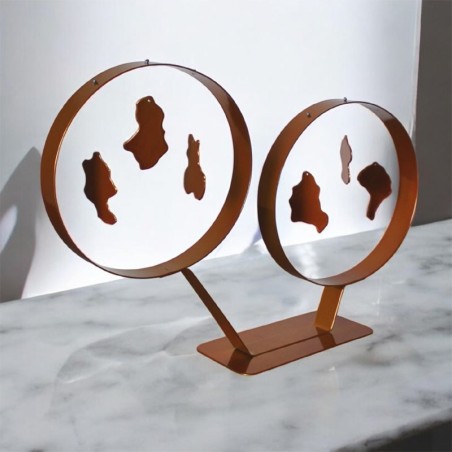 Objet décoratif fait main en métal orange