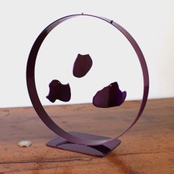 Sculpture abstraite métal violet