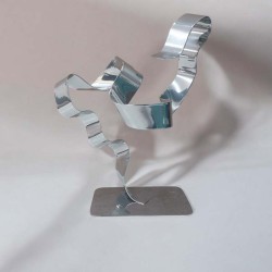sculpture métal ruban torsadé chrome