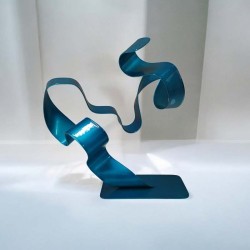 sculpture métal ruban torsadé turquoise