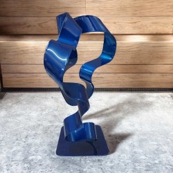 sculpture abstraite métal bleu marine