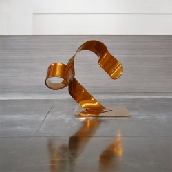 sculpture abstraite métal orange
