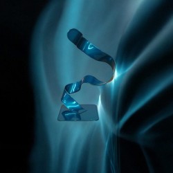 Sculpture abstraite en métal bleu turquoise