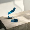 Sculpture abstraite en métal bleu turquoise