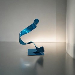 Sculpture abstraite en métal bleu turquoise