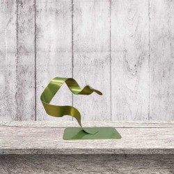 sculpture abstraite en métal vert anis