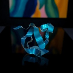 sculpture abstraite en métal bleu turquoise