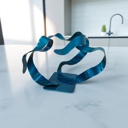 sculpture abstraite en métal bleu turquoise