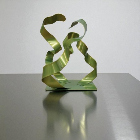 sculpture abstraite en métal vert anis sculpture abstraite en métal vert anis