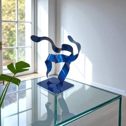 sculpture abstraite métal bleu