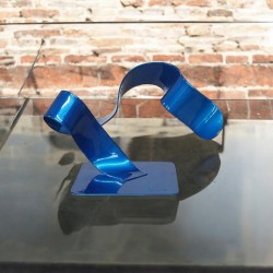 sculpture abstraite métal bleu marine