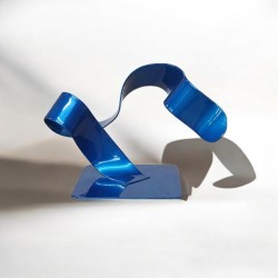 sculpture abstraite métal bleu marine