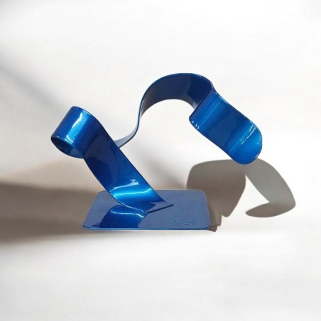 sculpture abstraite métal bleu marine sculpture abstraite métal bleu marine