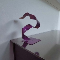 sculpture abstraite métal violet