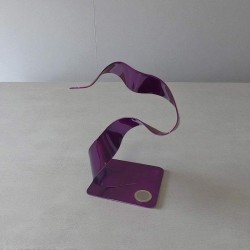 sculpture abstraite métal violet
