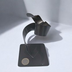 sculpture abstraite gris noir