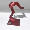 Création sculpture ruban abstraite en métal NaguraDesign, lame de métal en acier couleur rouge, sculpture moderne design.
